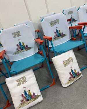 כיסא ים מתקפל ומגבת בעיצוב תואם